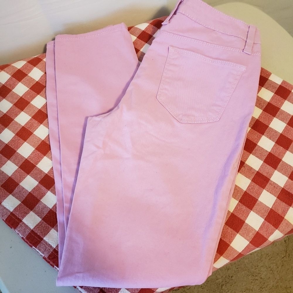No Boundaries Women's Pink Jean's are stretch skinny fit size 9